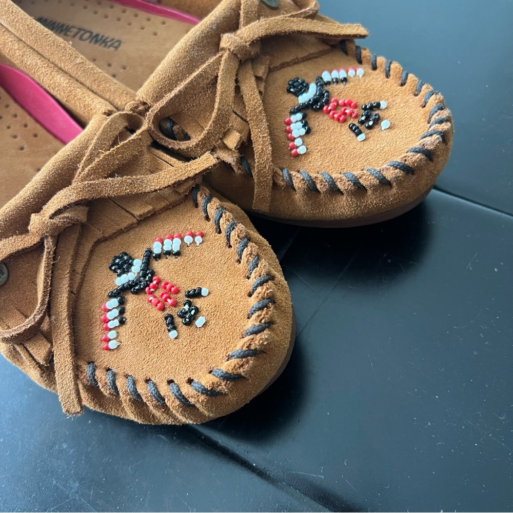 NWOT Minnetonka Thunderbird Animikii Hardsole Moccasins - Picture 10 of 10
